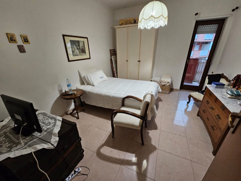 Ampio Luminoso Con Posto Auto, Verande, Cantina Via Pio XI 