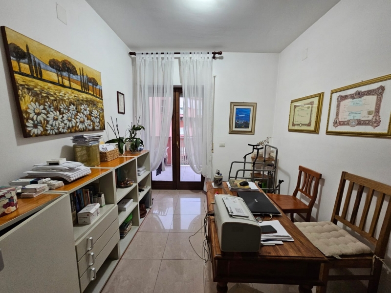 Ampio Luminoso Con Posto Auto, Verande, Cantina Via Pio XI 