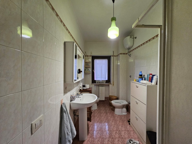 Ampio Luminoso Con Posto Auto, Verande, Cantina Via Pio XI 