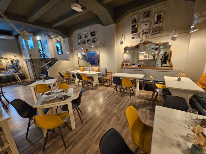 Ampio Locale 200 Mq Centro Via Venezia