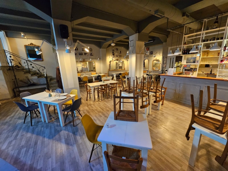 Ampio Locale 200 Mq Centro Via Venezia