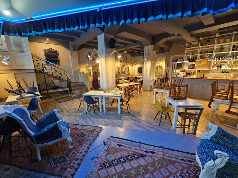 Ampio Locale 200 Mq Centro Via Venezia