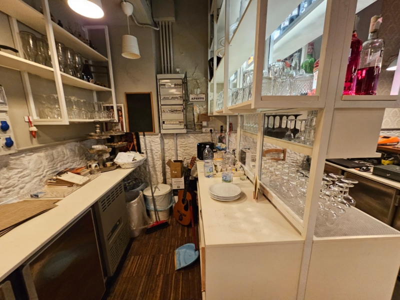 Ampio Locale 200 Mq Centro Via Venezia