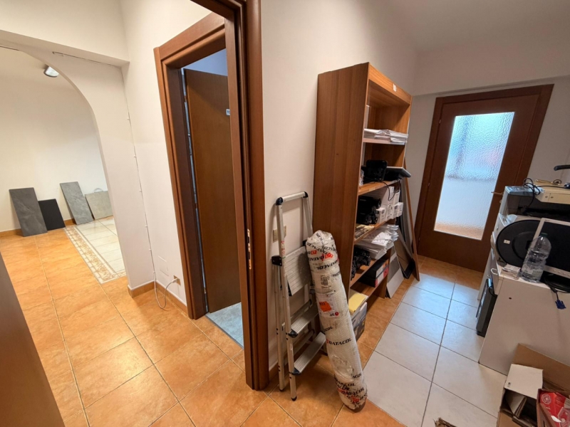 Ufficio Via Trabocchetto 80 Mq