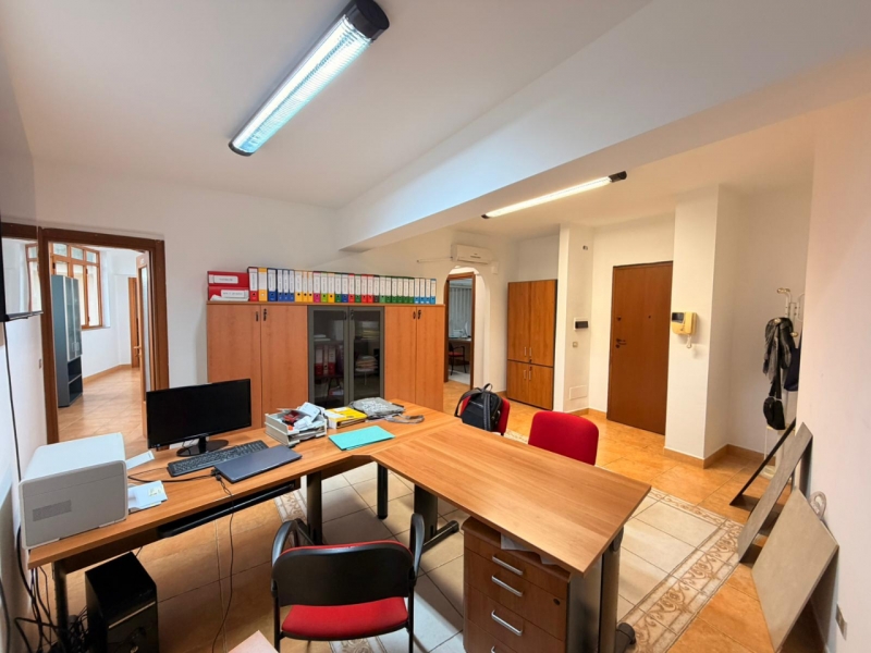 Ufficio Via Trabocchetto 80 Mq