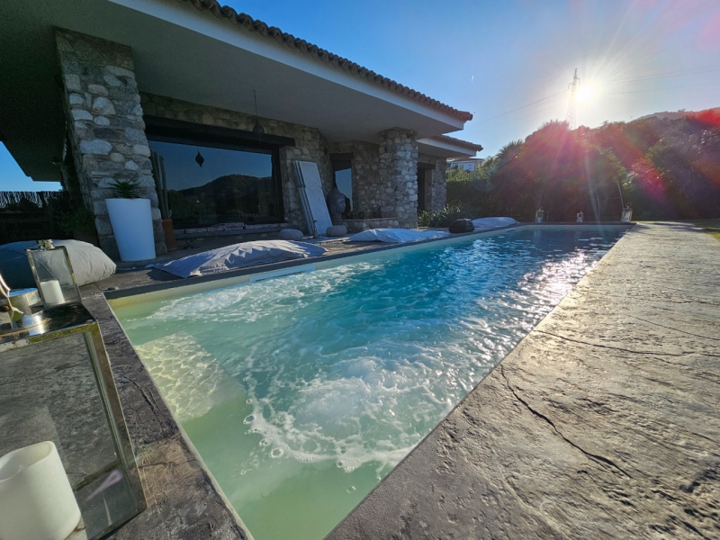 Villa Esclusiva e Prestigiosa Con Giardino, Piscina e Vista Mare Mozzafiato Montepaone