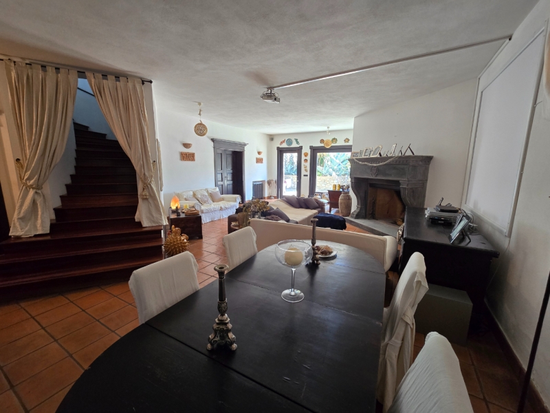 Villa Esclusiva e Prestigiosa Con Giardino, Piscina e Vista Mare Mozzafiato Montepaone