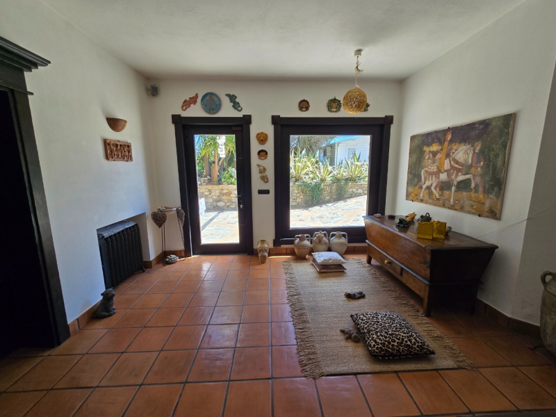 Villa Esclusiva e Prestigiosa Con Giardino, Piscina e Vista Mare Mozzafiato Montepaone