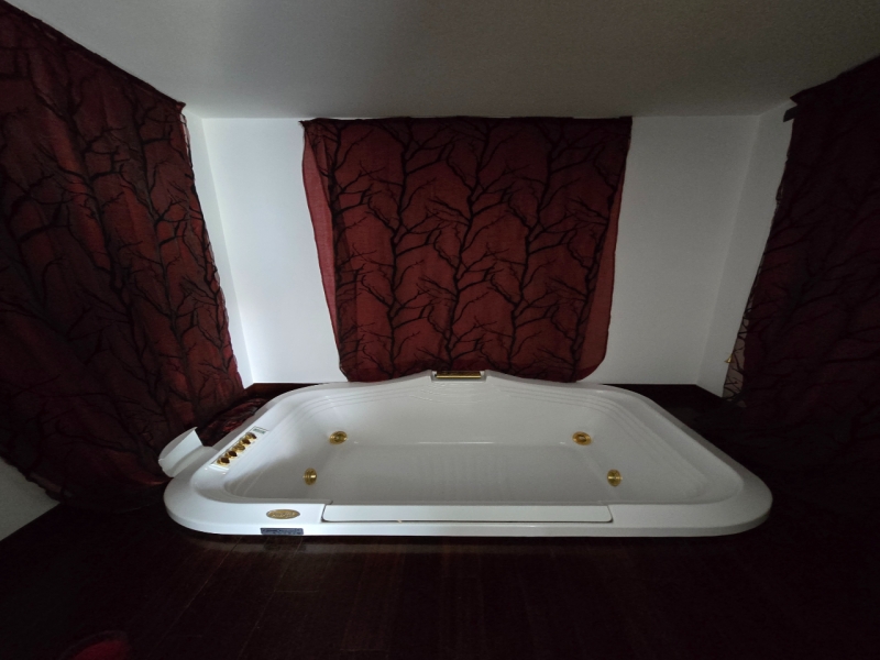 Villa Esclusiva e Prestigiosa Con Giardino, Piscina e Vista Mare Mozzafiato Montepaone