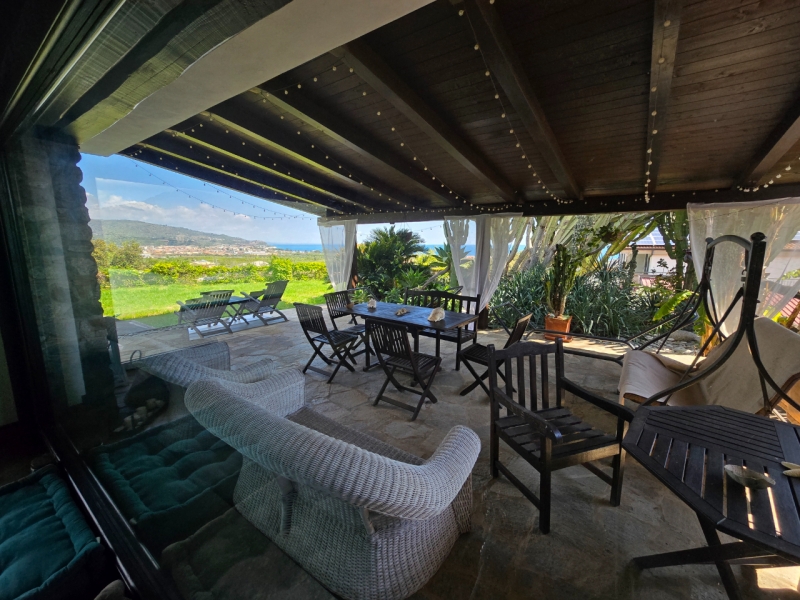 Villa Esclusiva e Prestigiosa Con Giardino, Piscina e Vista Mare Mozzafiato Montepaone