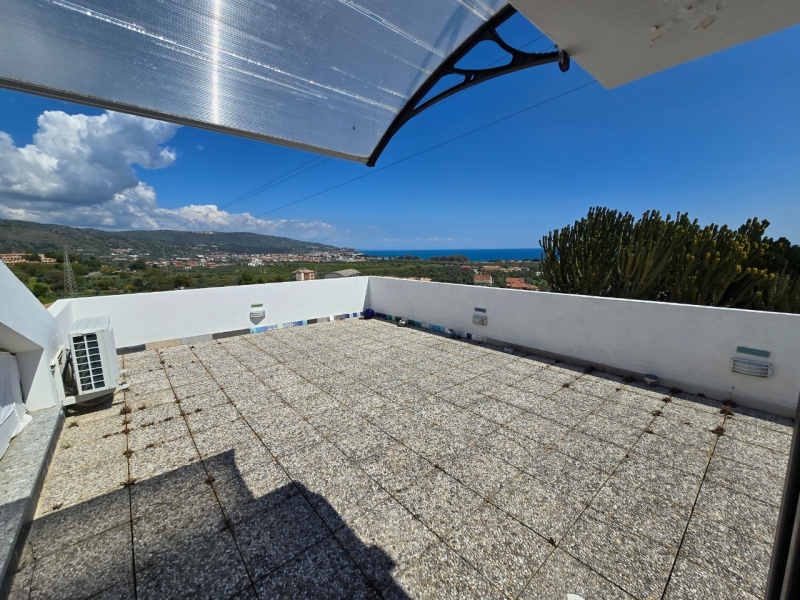 Villa Esclusiva e Prestigiosa Con Giardino, Piscina e Vista Mare Mozzafiato Montepaone