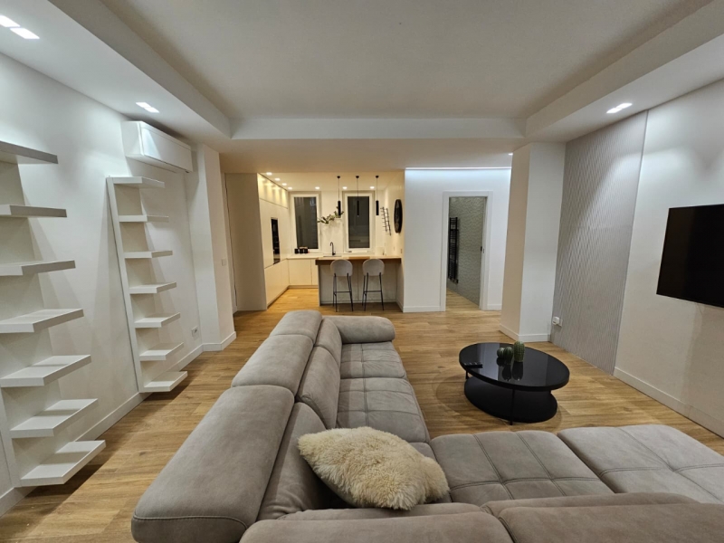 Prestigioso Appartamento Arredato Centro