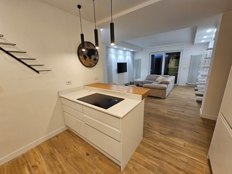 Prestigioso Appartamento Arredato Centro