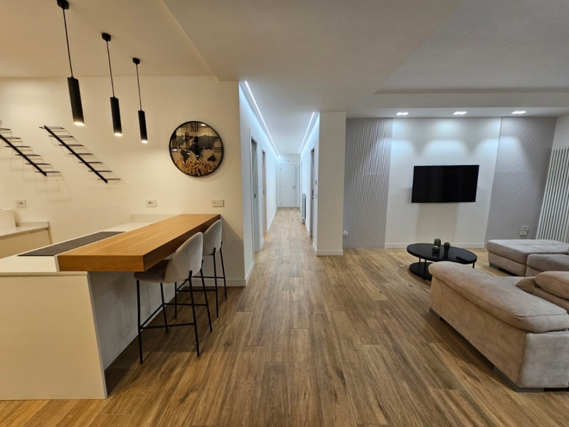 Prestigioso Appartamento Arredato Centro