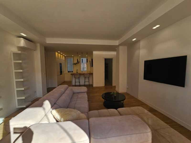 Prestigioso Appartamento Arredato Centro