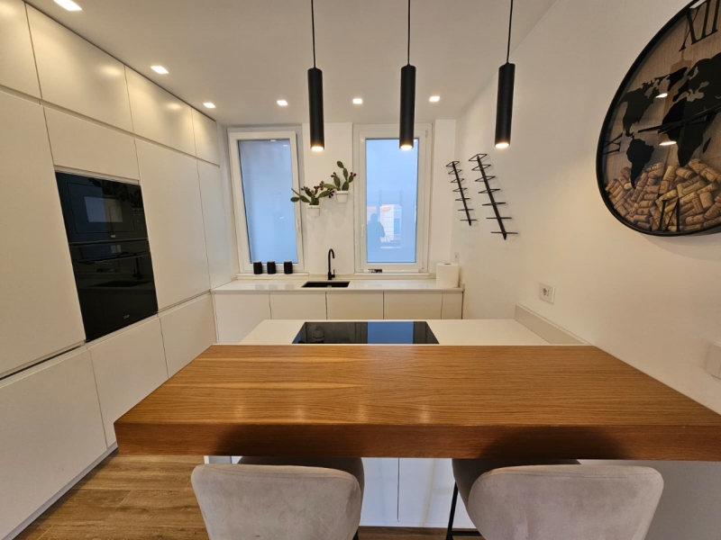 Prestigioso Appartamento Arredato Centro