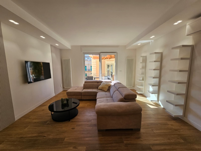 Prestigioso Appartamento Arredato Centro