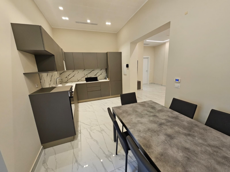 Bilocale Ristrutturato Arredato Pregio Centro Pressi Duomo