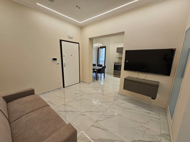 Bilocale Ristrutturato Arredato Pregio Centro Pressi Duomo