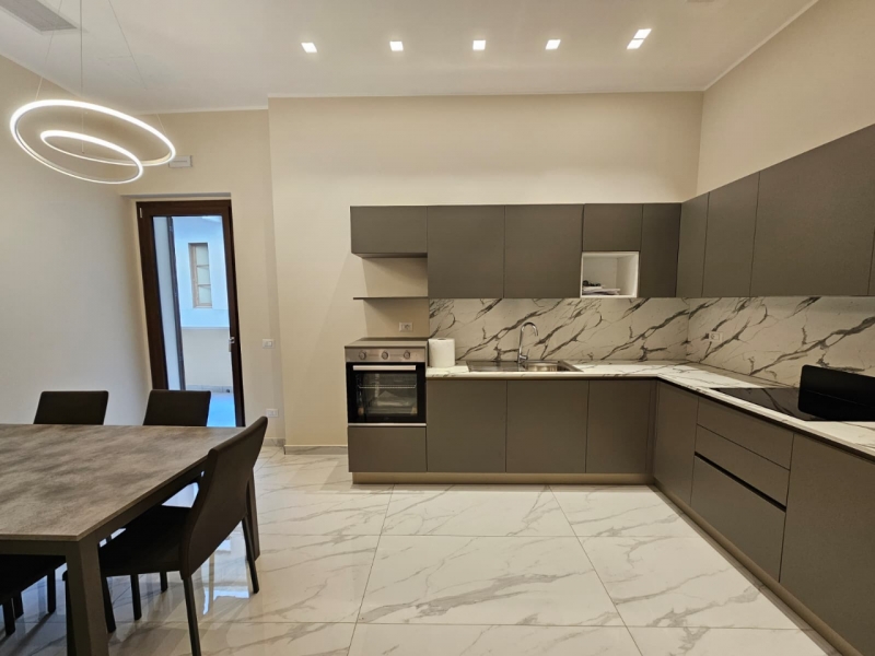 Bilocale Ristrutturato Arredato Pregio Centro Pressi Duomo