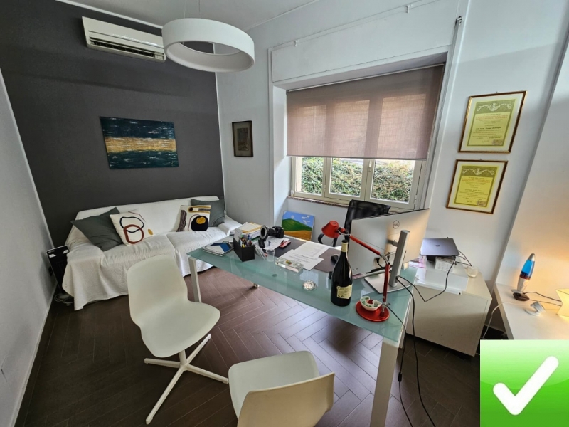 Attività Di Studio Medico Avviata Con Arredi e Attrezzature Messina