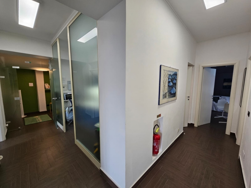 Attività Di Studio Medico Avviata Con Arredi e Attrezzature Messina