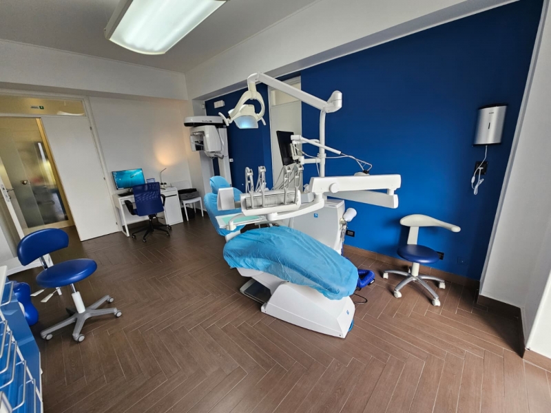 Attività Di Studio Medico Avviata Con Arredi e Attrezzature Messina