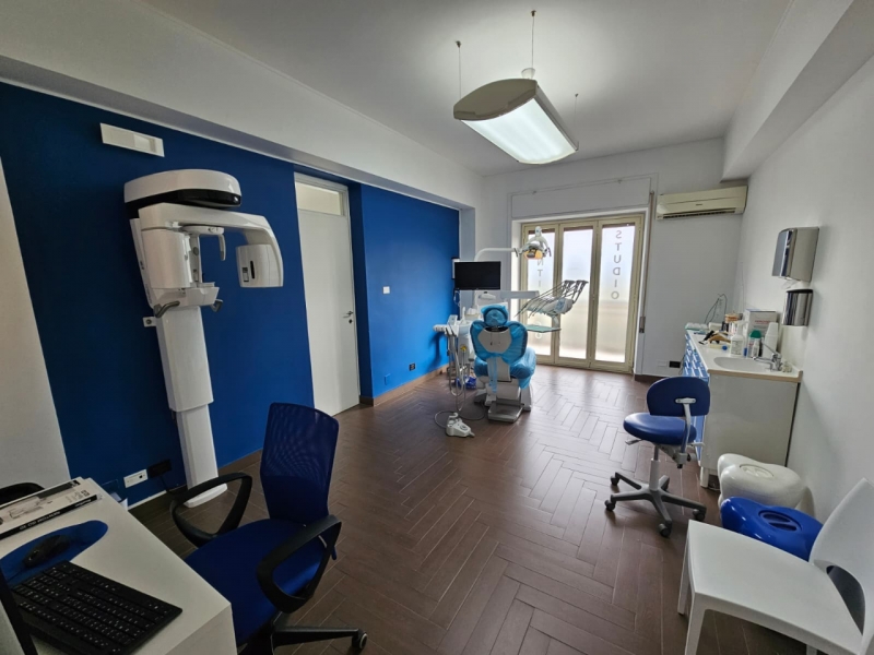 Attività Di Studio Medico Avviata Con Arredi e Attrezzature Messina