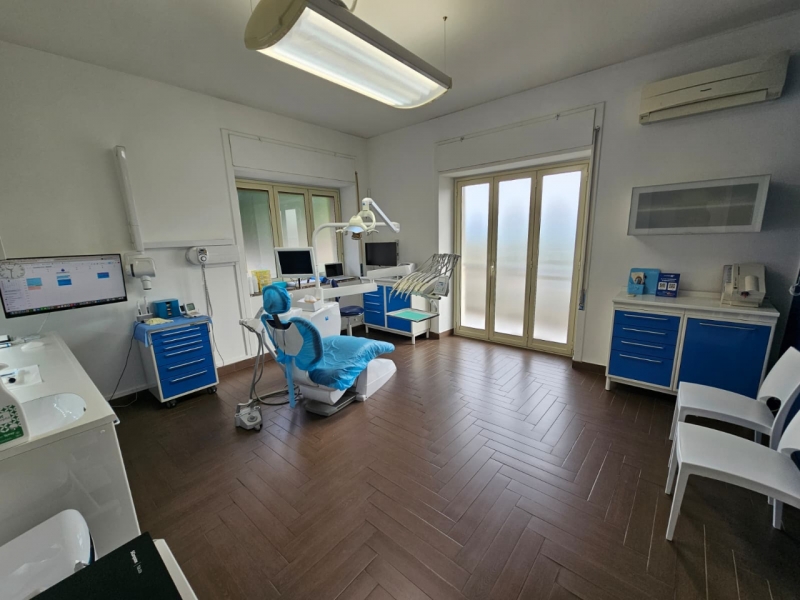 Attività Di Studio Medico Avviata Con Arredi e Attrezzature Messina