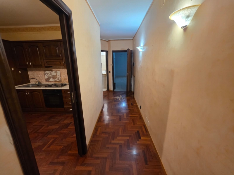 Appartamento Ristrutturato Arredato Con Posto Auto Sbarre 