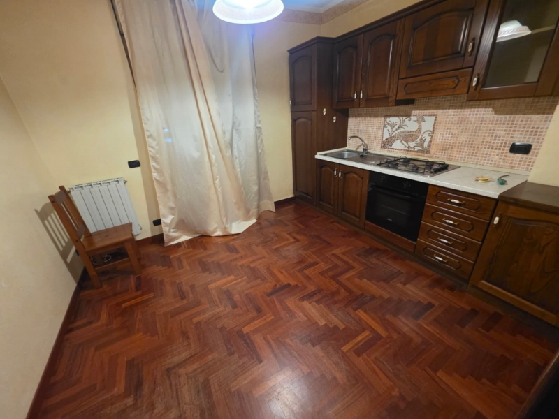 Appartamento Ristrutturato Arredato Con Posto Auto Sbarre 