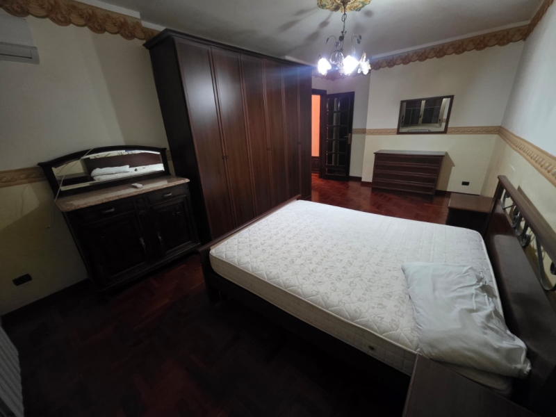 Appartamento Ristrutturato Arredato Con Posto Auto Sbarre 