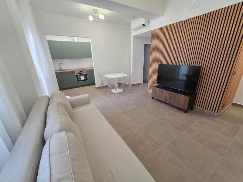 Appartamento Ristrutturato Arredato Via Filippini