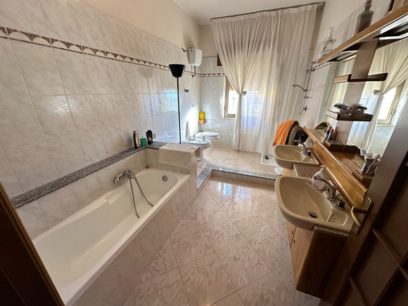 Ampio Appartamento + Posto Auto Campo Calabro 150 Mq