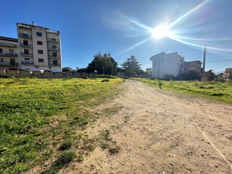 Appartamento + Cortile 30 Mq + Posto Auto Campo Calabro