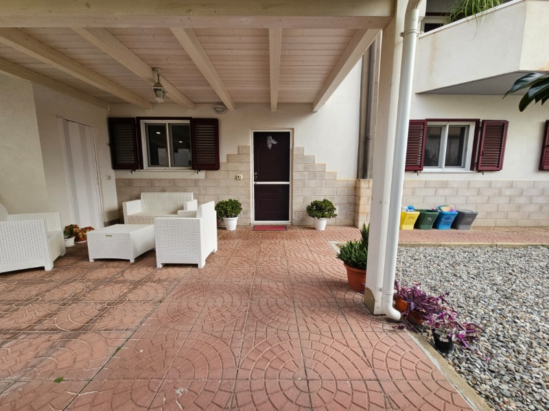 Semi Indipendente Recente Costruzione Con Giardino Gallina