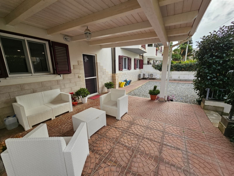 Semi Indipendente Recente Costruzione Con Giardino Gallina