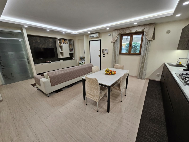 Semi Indipendente Recente Costruzione Con Giardino Gallina