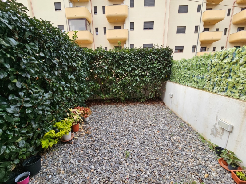 Semi Indipendente Recente Costruzione Con Giardino Gallina