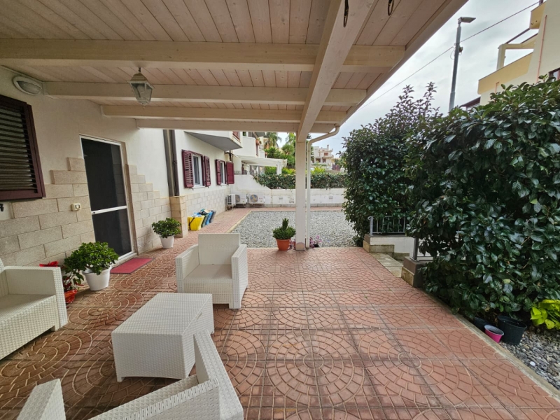 Semi Indipendente Recente Costruzione Con Giardino Gallina