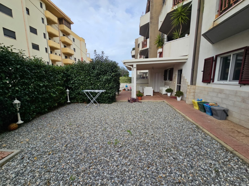 Semi Indipendente Recente Costruzione Con Giardino Gallina