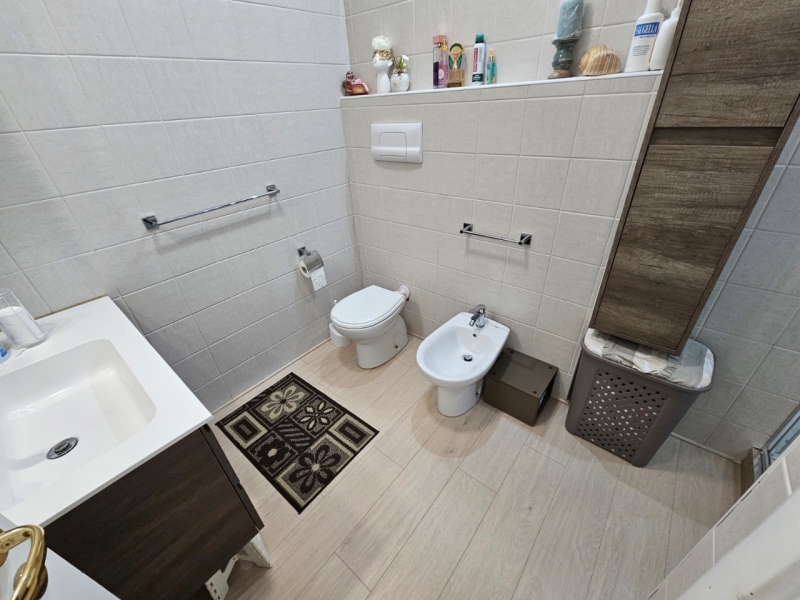 Semi Indipendente Recente Costruzione Con Giardino Gallina