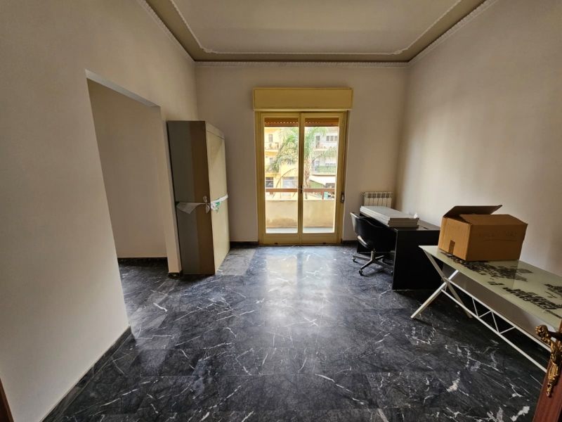 Ampio Appartamento Con Posto Auto Parco Luna Pressi Omeca