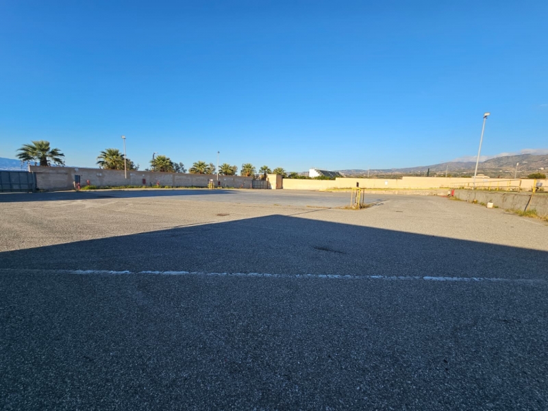  Fabbricati Con Terreno e Piazzale Di 6000 Mq Fronte Mare Pellaro