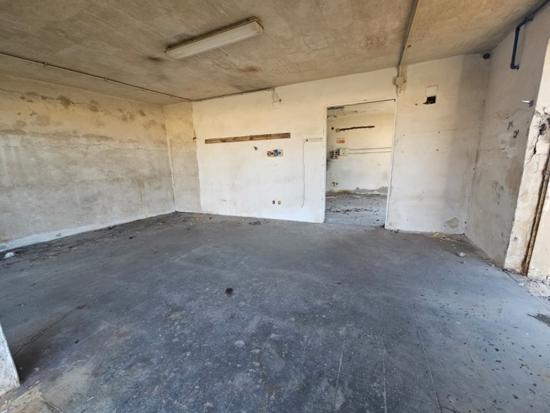  Fabbricati Con Terreno e Piazzale Di 6000 Mq Fronte Mare Pellaro