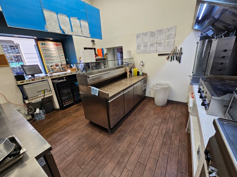 Locale Commerciale + Attività Ben Avviata Centro