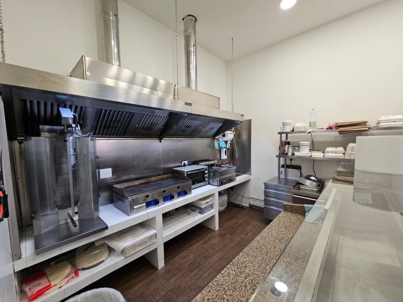 Locale Commerciale + Attività Ben Avviata Centro