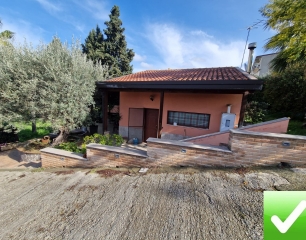 Villetta Arredata Con Veranda e Giardino Gallina