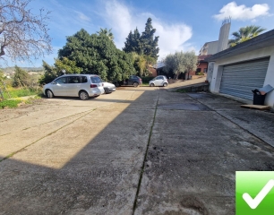 Locale Deposito/Garage Con Piazzale Gallina