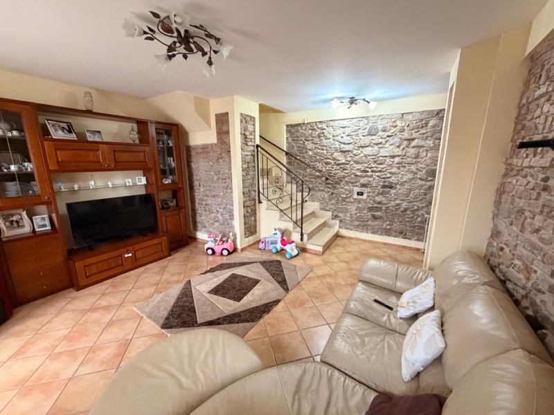 Immobile Su 3 Livelli Melito Porto Salvo